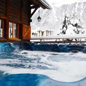  Chalet Falcon With Hot Tub - In A Great Location! France